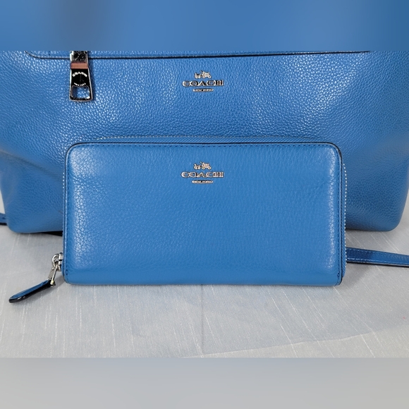 COACH Tyler Pebble Leather Tote-RARE Lapis Blue & Silver With Matching Wallet - Picture 12 of 16